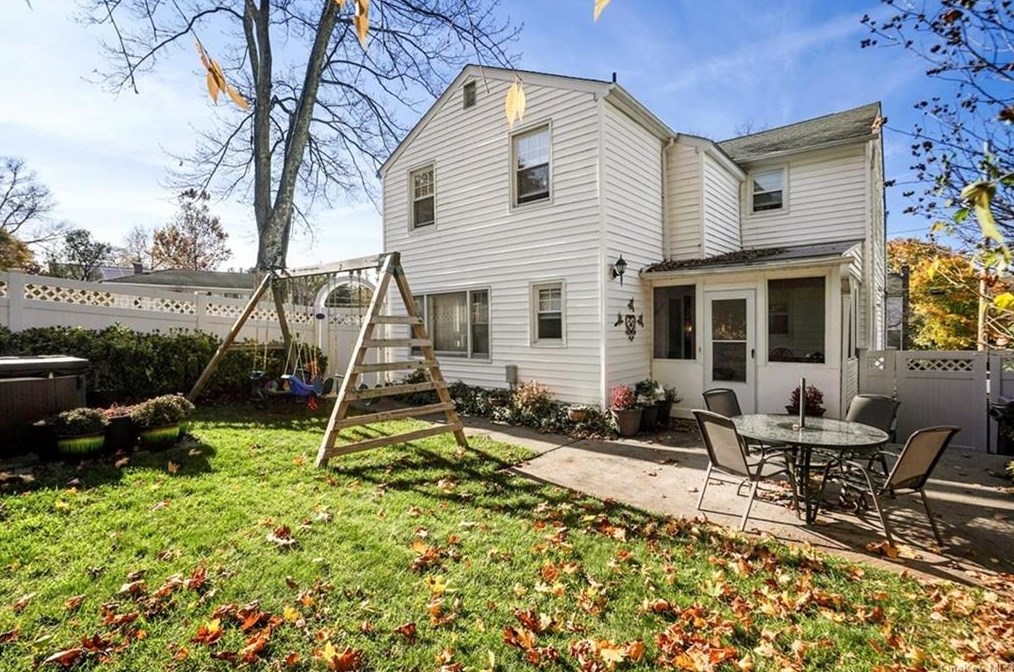 67 Commonwealth Ave, Middletown, NY 10940