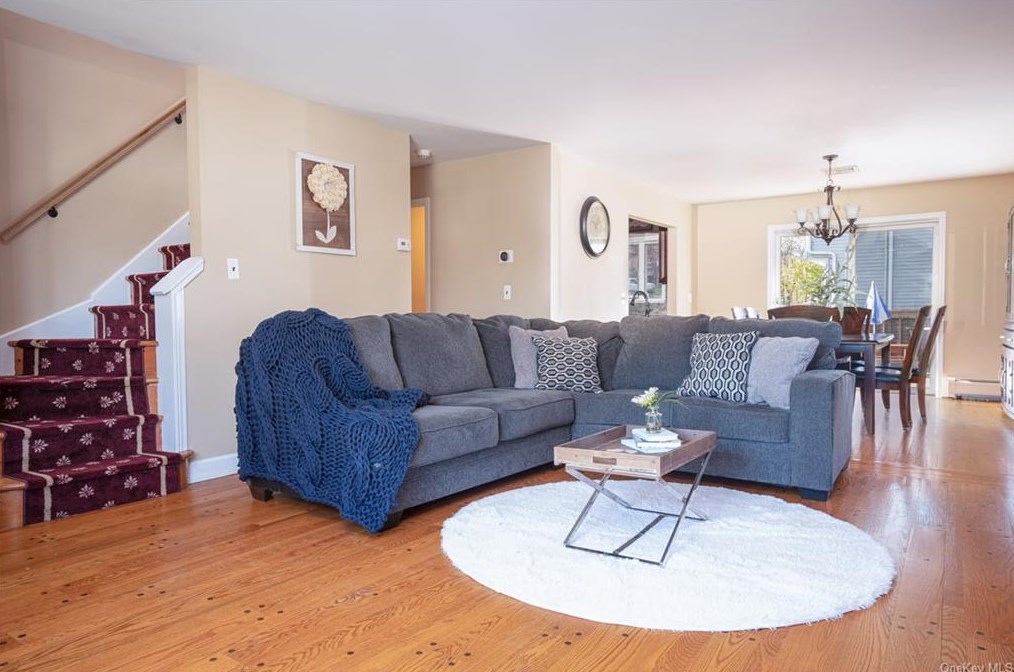 41 Magnolia St, Chestnut Ridge NY  10965-2224 exterior