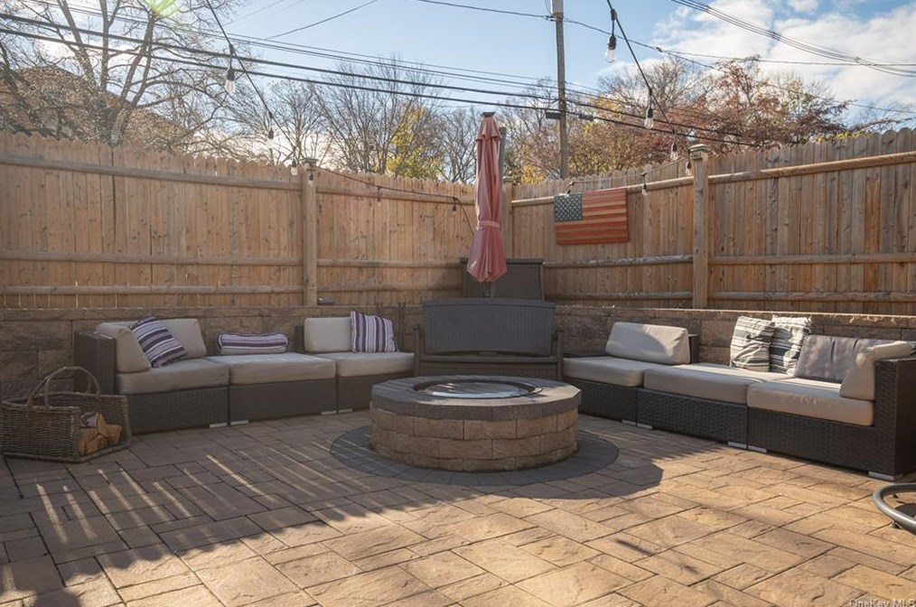 41 Magnolia St, Chestnut Ridge NY  10965-2224 exterior