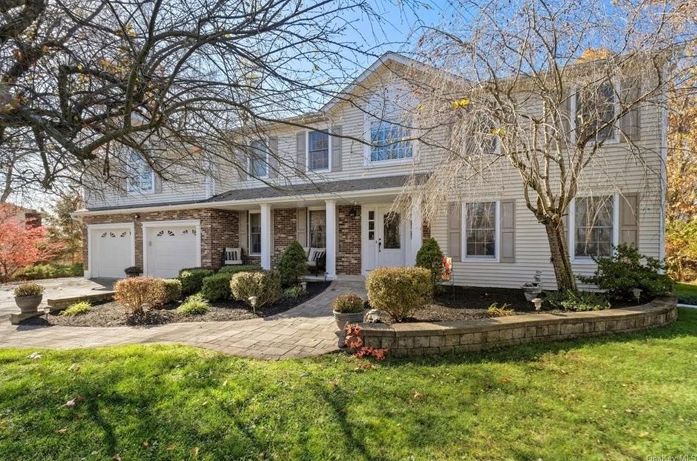 13 Pellbridge Dr, East Fishkill, NY 12533-6230