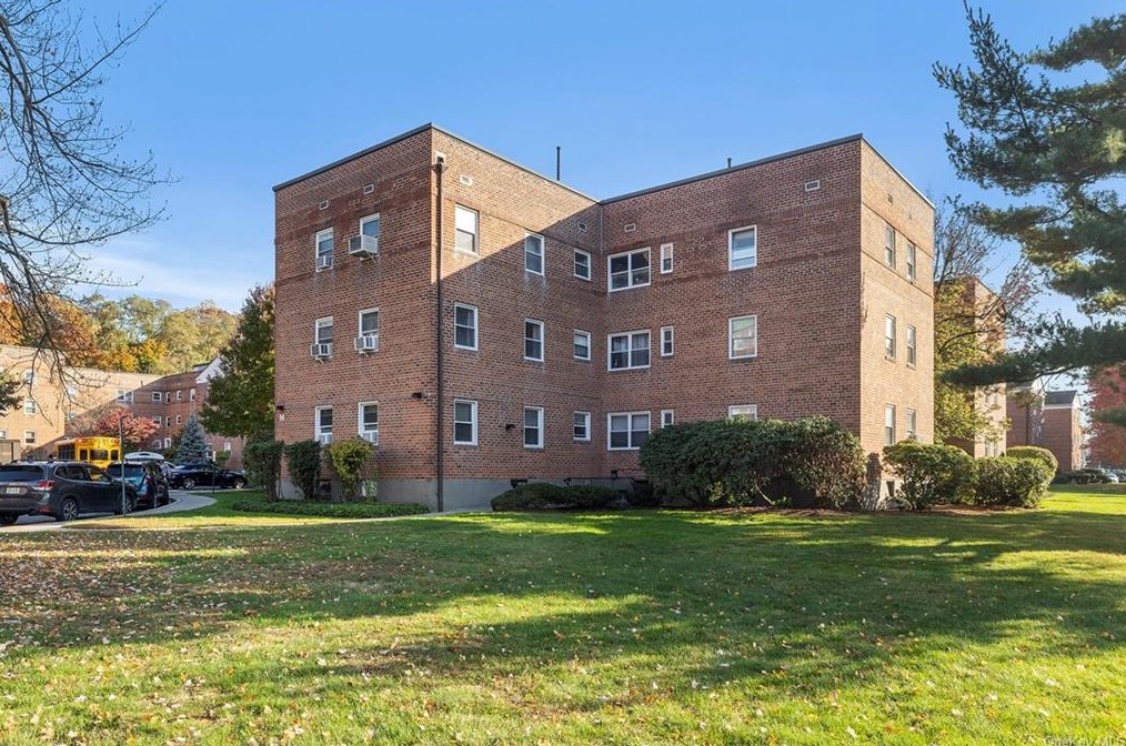 320 S Broadway #n9, North Tarrytown, NY 10591