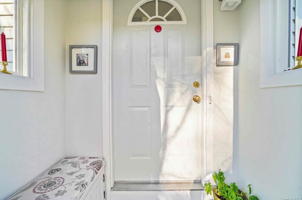 21 Virginia Ave, Dobbs Ferry, NY 10522-1915