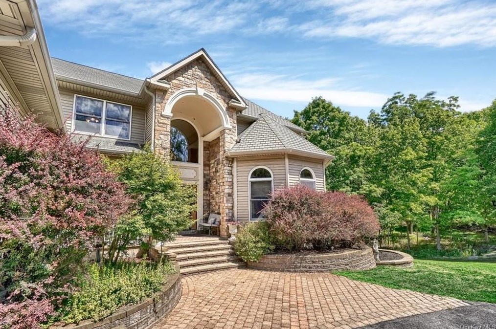 156 Quaker Hill Rd, Monroe, NY 10950
