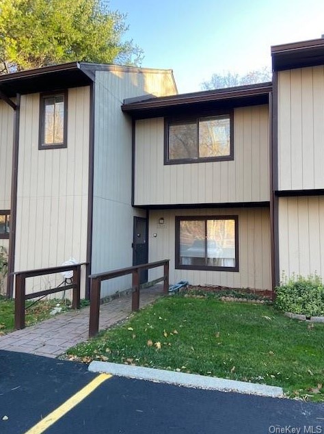1601 Chelsea Cv, East Fishkill, NY 12533-6915