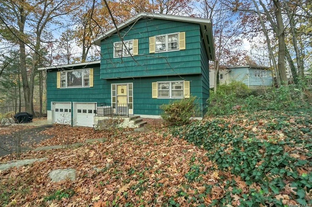 28 Rose Dr, Highland Falls, NY 10928