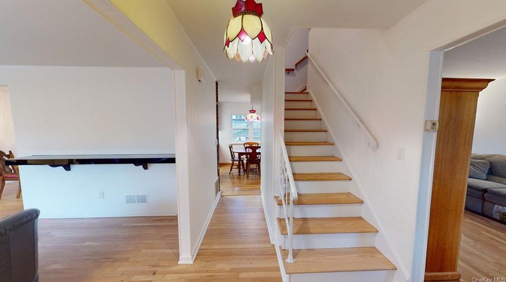 232 Newport Ave, Tappan, NY 10983-1030