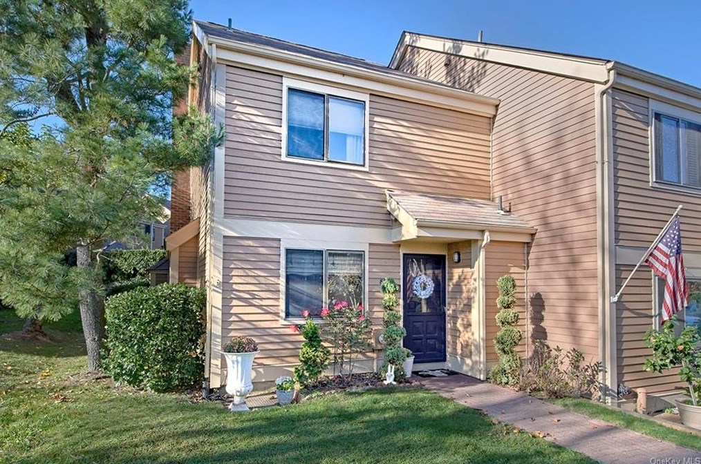 83 Greenway Close, Rye Brook, NY 10573