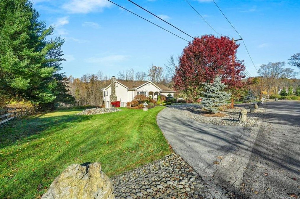 6 Reilly Rd, Chester, NY 10918-2635