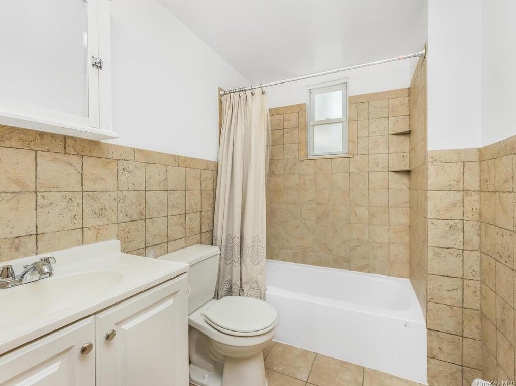 56 Crotty Ave, Yonkers NY 10704-2730 exterior