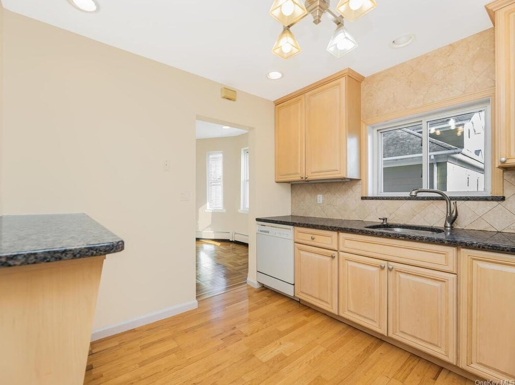 56 Crotty Ave, Yonkers NY 10704-2730 exterior