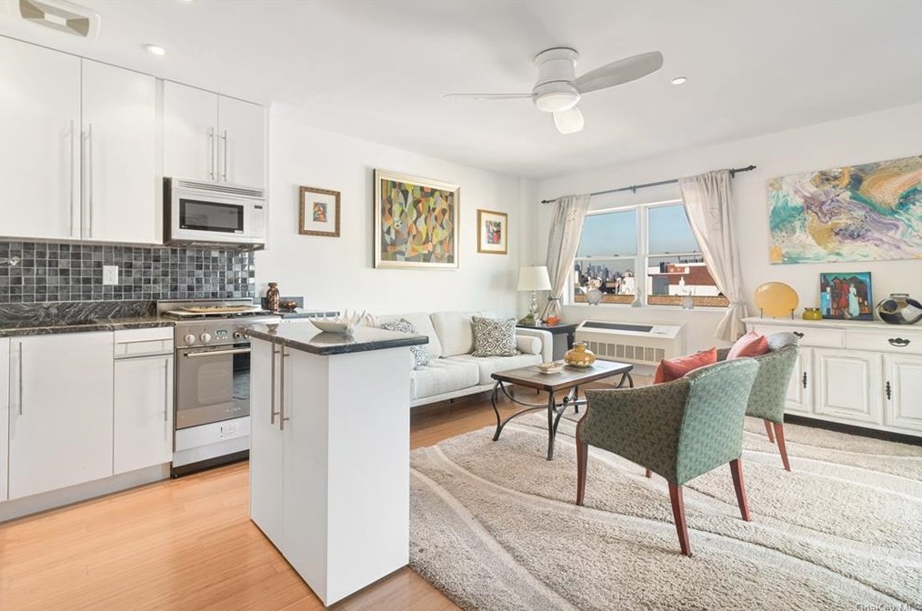 25-87 37th St #5b, Long Island City, NY 11103