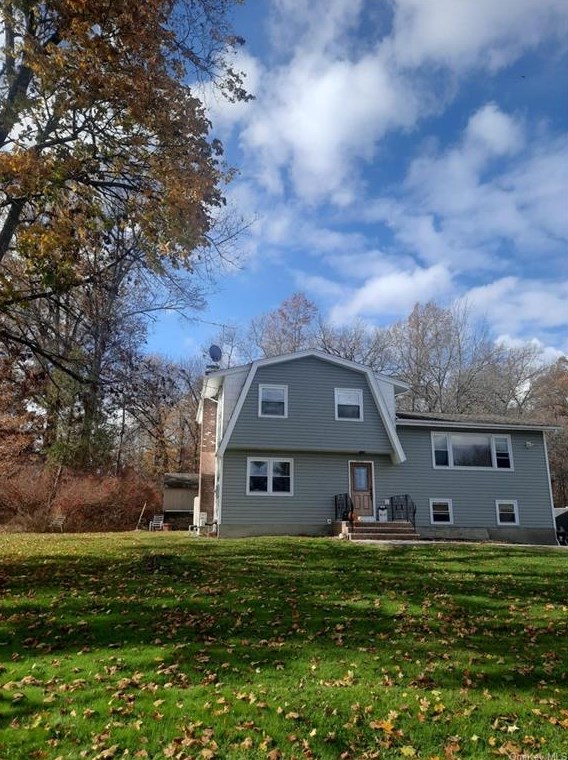 25 Highview Dr, Salisbury Mills, NY 12577