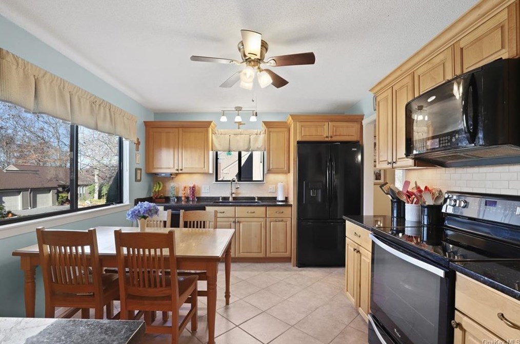543 Heritage Hls, Somers Town, NY 10589-1907