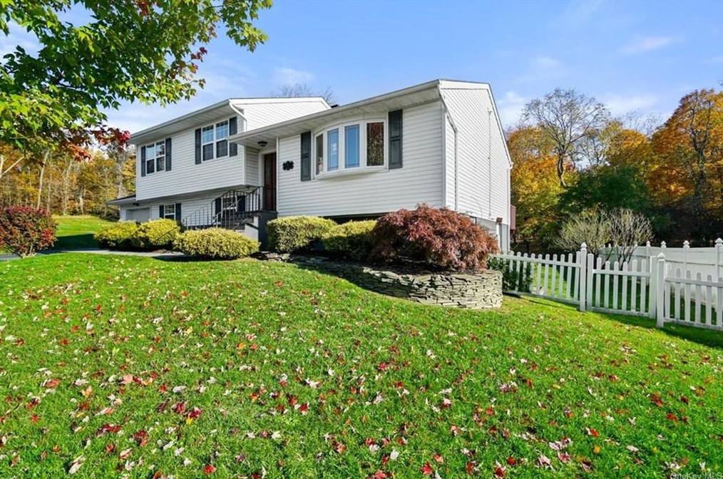 86 Decker Dr, Washingtonville, NY 10992