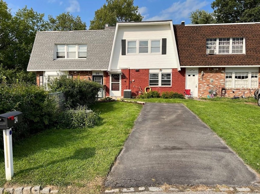24 Whitman Ct, Middletown, NY 10941