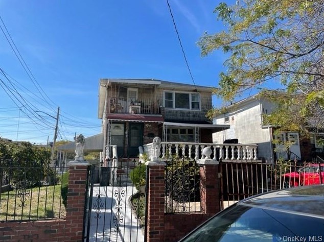 827 Hartman Ln, Far Rockaway, NY 11691