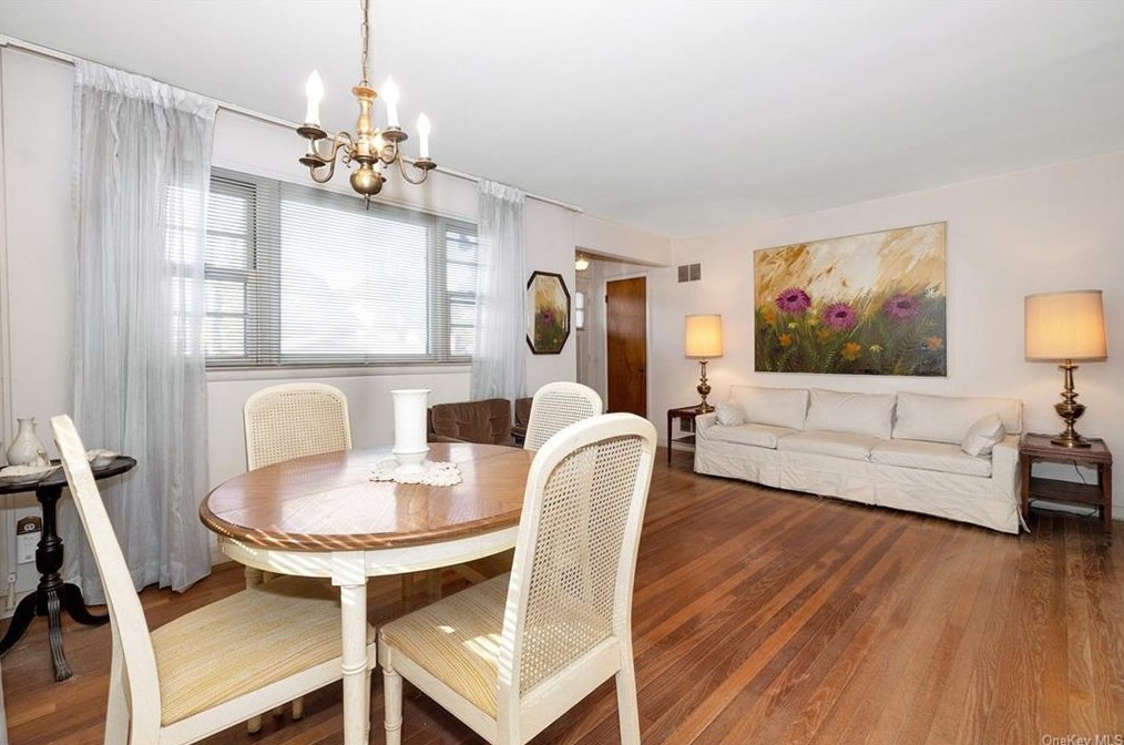 18 Rosedale Ave, New Rochelle, NY 10801