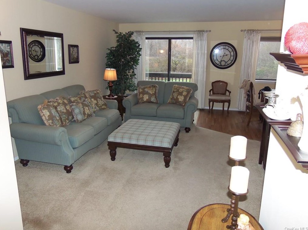 120 Columbia Ct #e, Yorktown Hgts, NY 10598