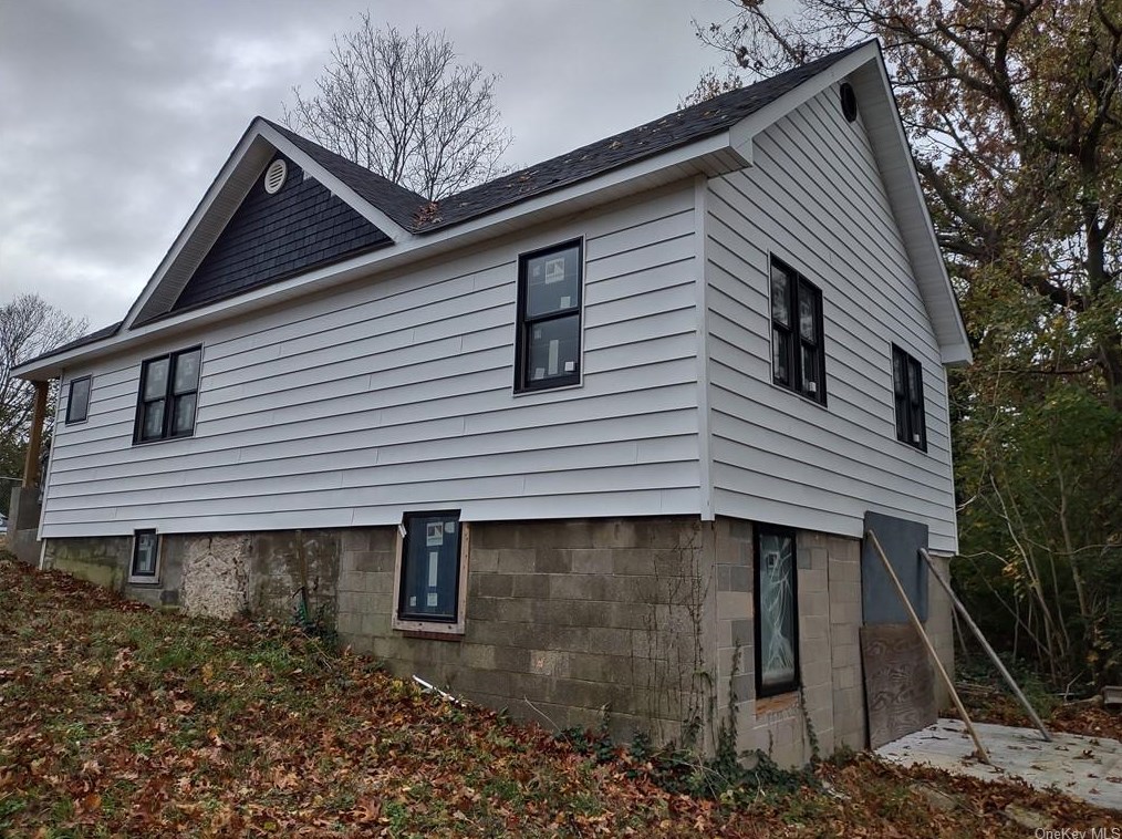 40 Odin Rd, Rocky Point, NY 11778