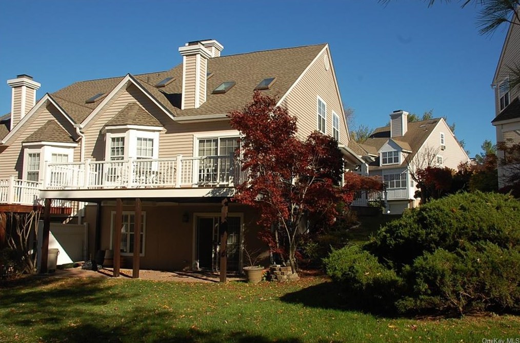 15 Roundtop Rd, Yonkers, NY 10710