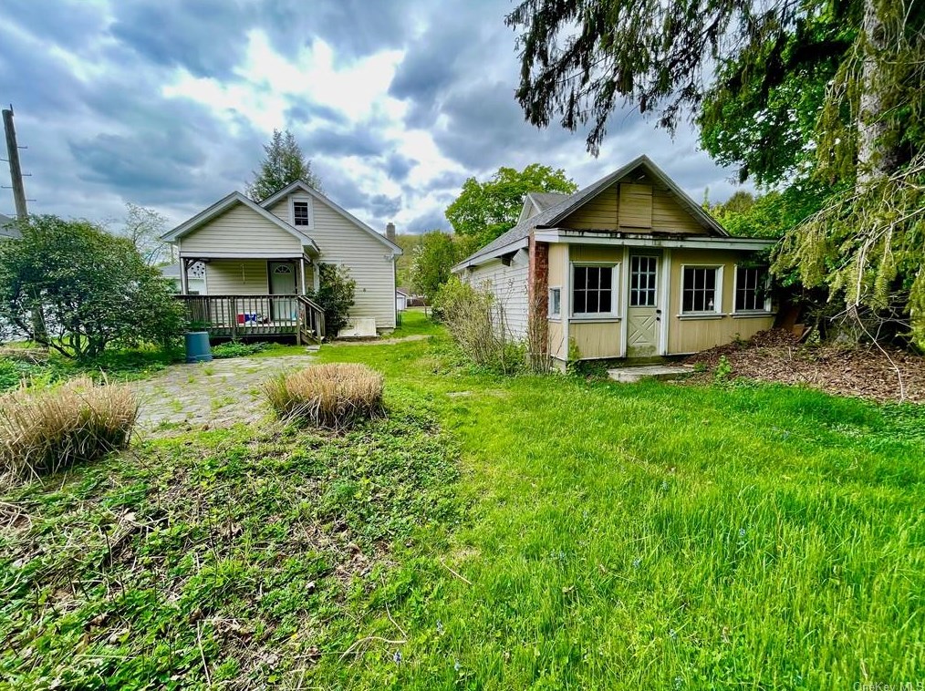 7 Cross St, Port Jervis NY  12771-1115 exterior