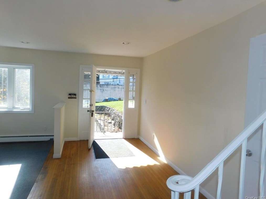 193 Crisfield St, Yonkers, NY 10710-1316