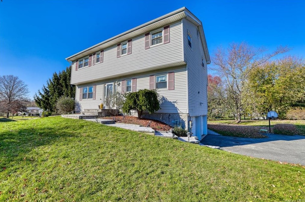 21 Shagbark St, Middletown, NY 10941