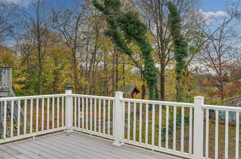 305 Grant Ter, Mamaroneck NY  10543-1409 exterior