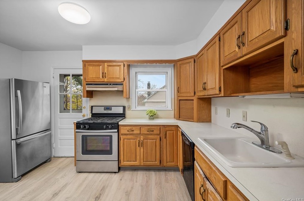 305 Grant Ter, Mamaroneck NY  10543-1409 exterior