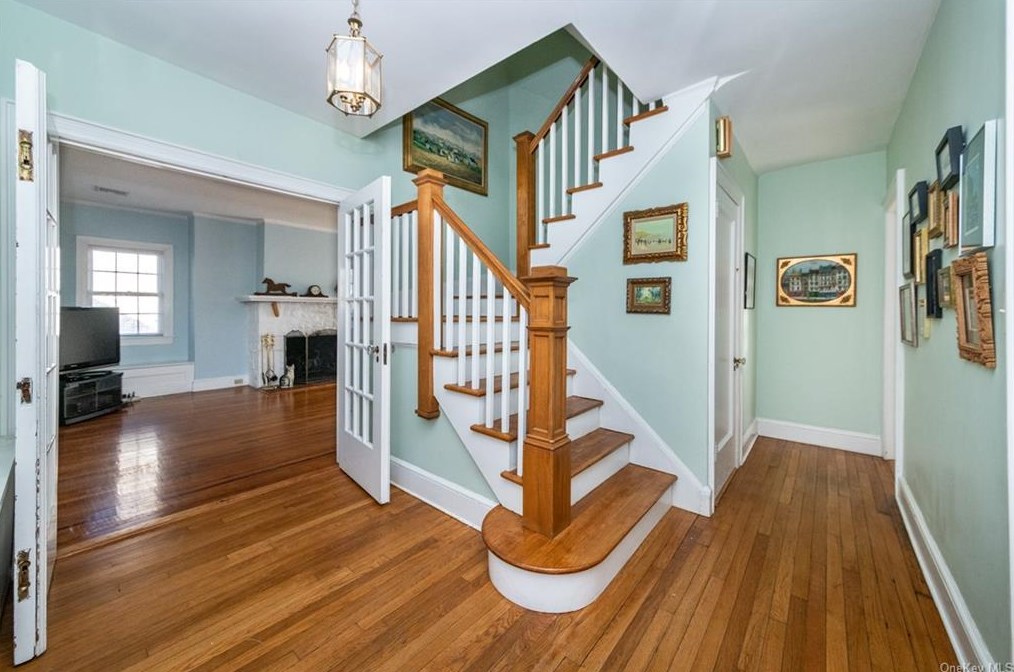 253 Old Mamaroneck Rd, White Plains, NY 10605