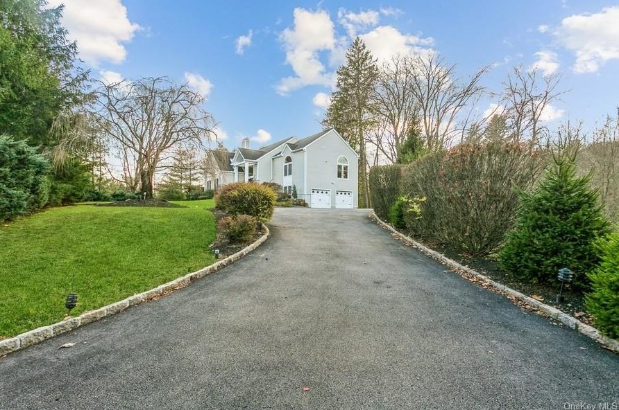 1 Summerland Ln, Briarcliff, NY 10510