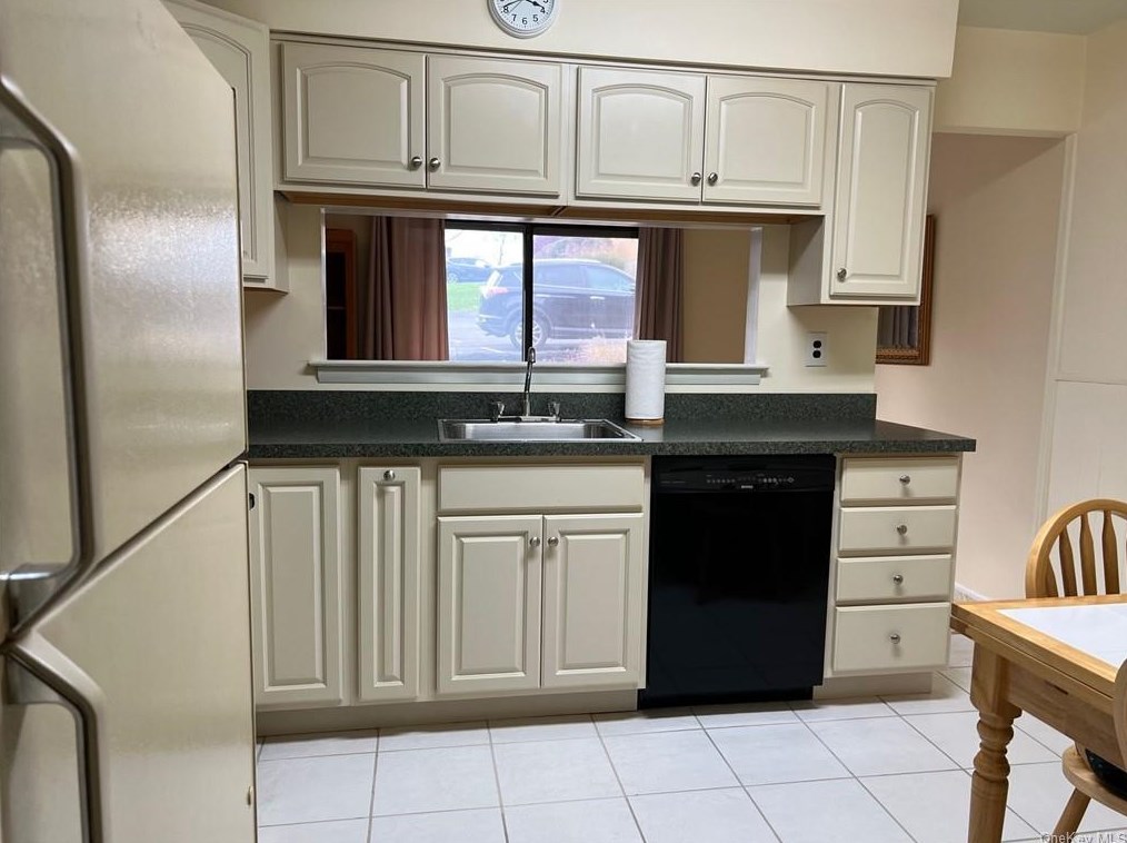 191 Richard Ct, Mount Ivy, NY 10970-2307