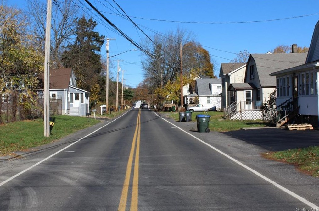 4 Taft Ave, Newburgh, NY 12550-2834