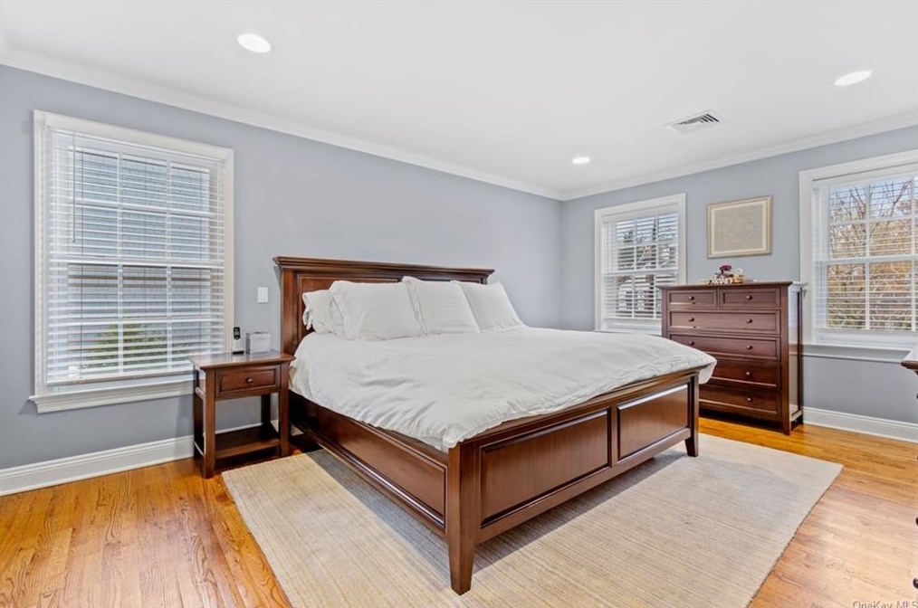 31 Brookdale Pl, Rye NY 10580-2702 exterior