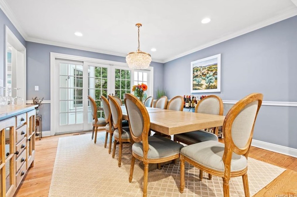 31 Brookdale Pl, Rye NY 10580-2702 exterior