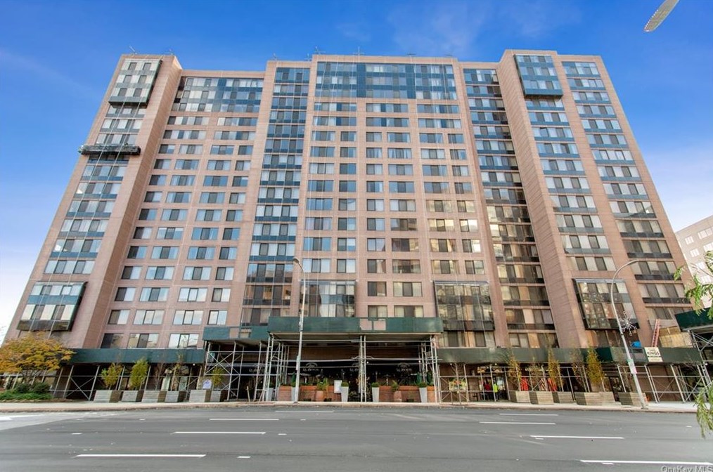 4 Martine Ave #112, White Plains, NY 10606