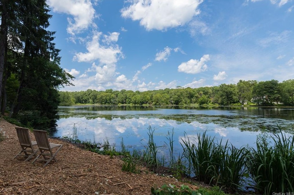 21 Kent Lake Ave, Kent Lakes, NY 10512-3052