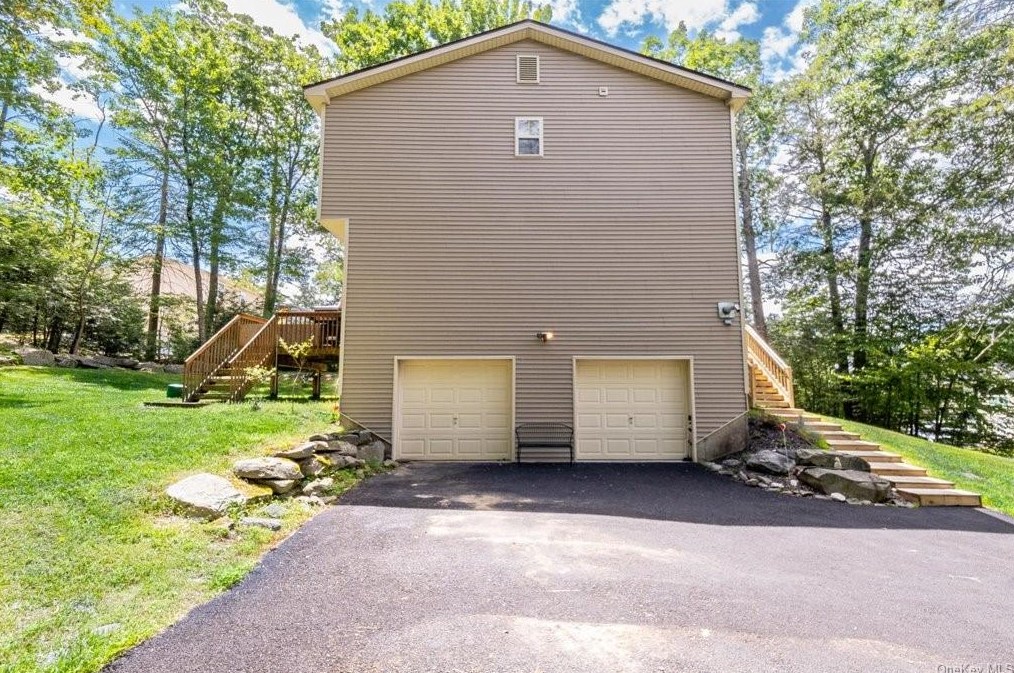 28 Avon St, Rock Hill, NY 12775