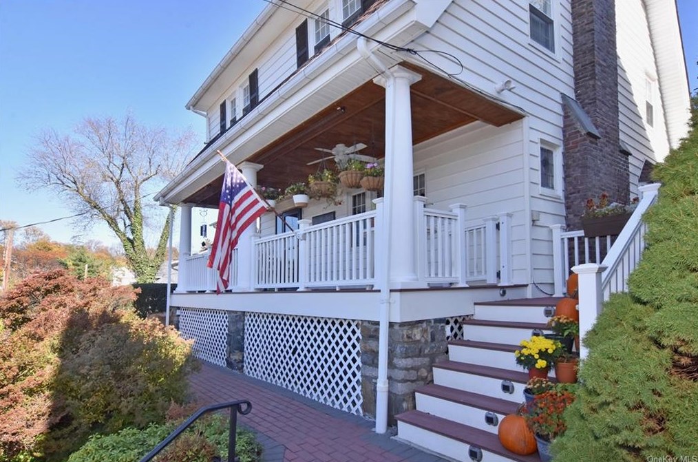 44 Gilbert Pl, Yonkers, NY 10701-1507