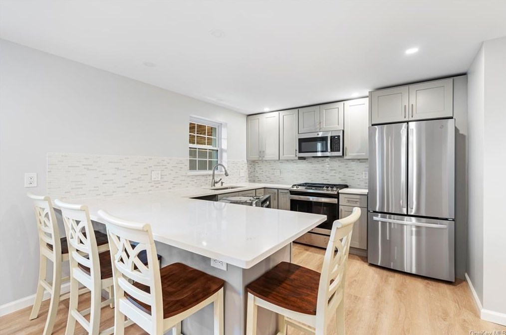 5 Lakeview Ave, White Plains, NY 10604