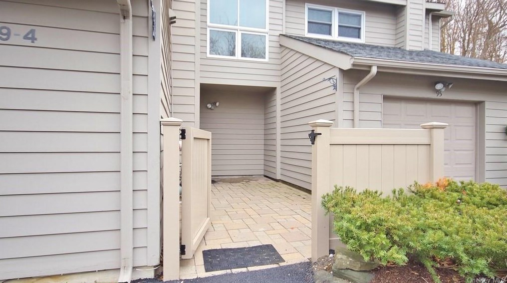 9 Brooke Club Dr #4, Crotonville, NY 10562