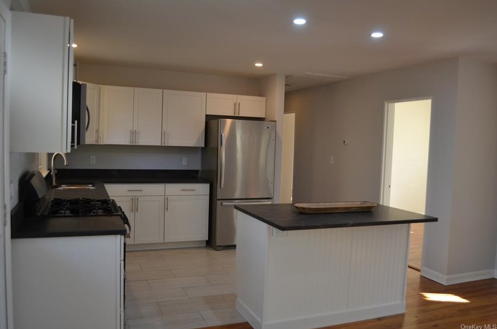 57 Hazelton Cir, Briarcliff NY  10510-1306 exterior