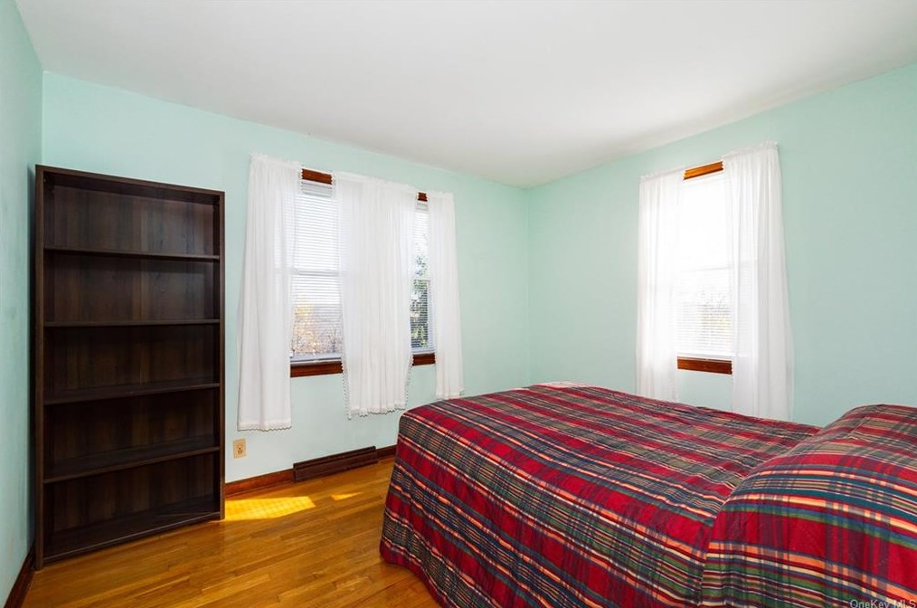 38 Sunny Knolls Dr, Poughkeepsie NY  12603-2665 exterior