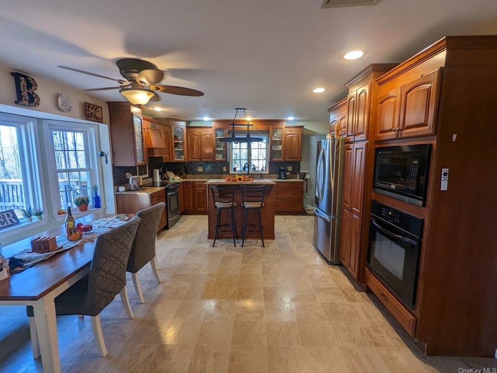 4 Mountain View Dr, Camp Bell Hall, NY 10916