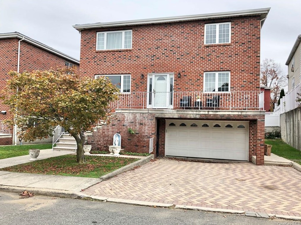 77 Veltri Ln #1, Yonkers, NY 10704