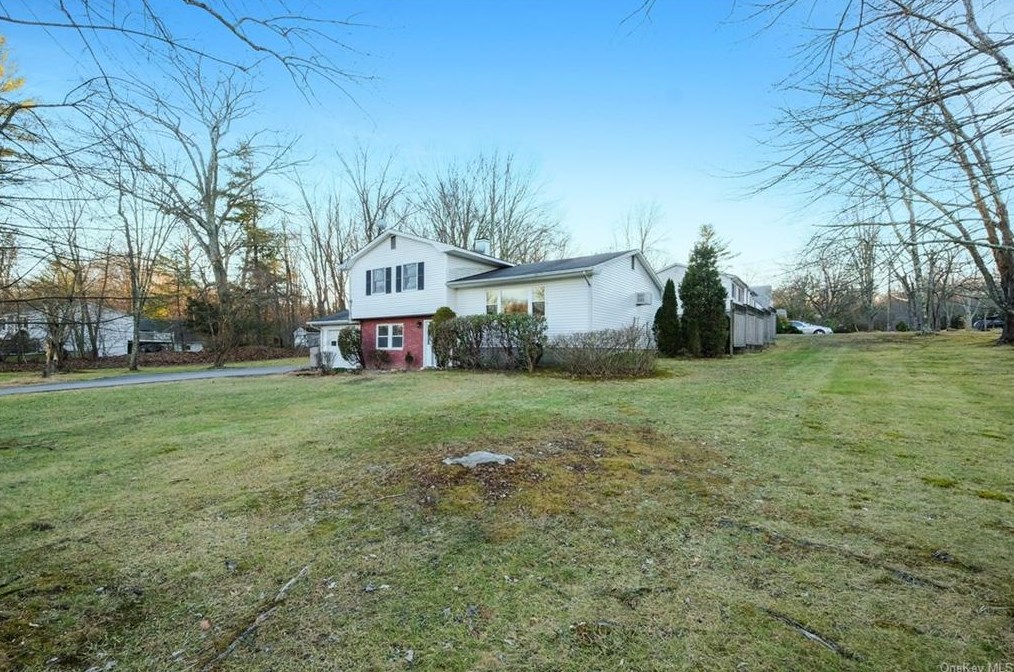 114 Somerston Rd, Yorktown Hgts, NY 10598