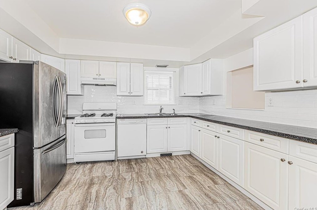 80 Gavin St #2nd Floor, Yonkers, NY 10701