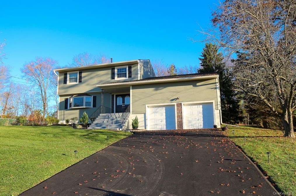 55 Delaware Rd, Newburgh, NY 12550-3803