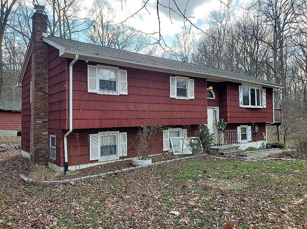 669 Viewland Dr, Yorktown Hgts, NY 10598