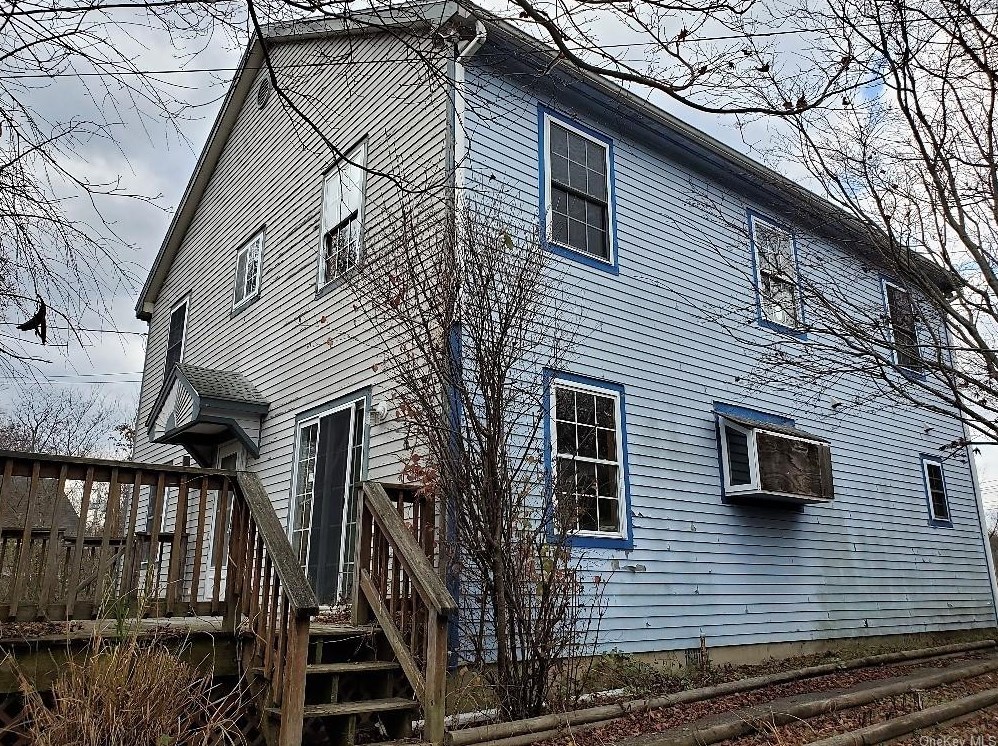 7 Hillside Ln, East Fishkill, NY 12533